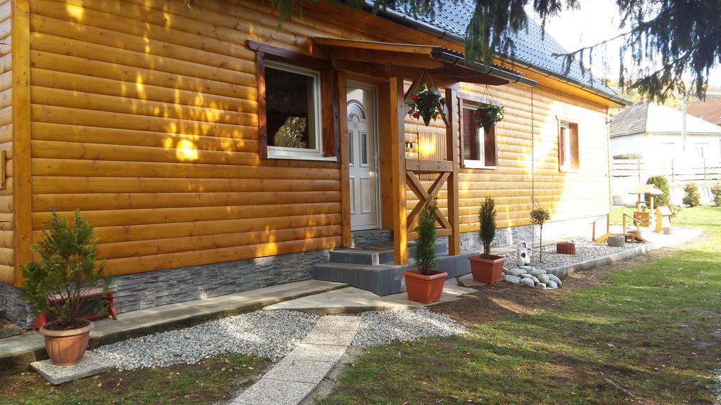 Liptovská Chata pri potoku Liptovský Mikuláš Exterior foto