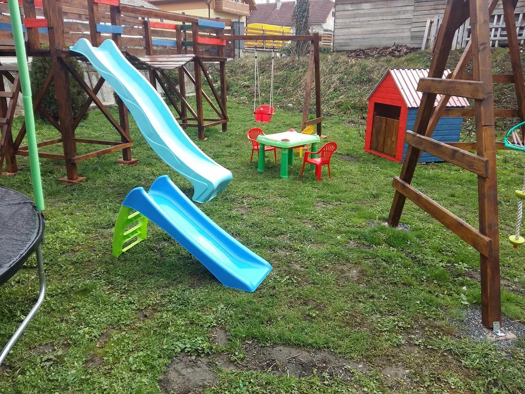 Liptovská Chata pri potoku Liptovský Mikuláš Exterior foto